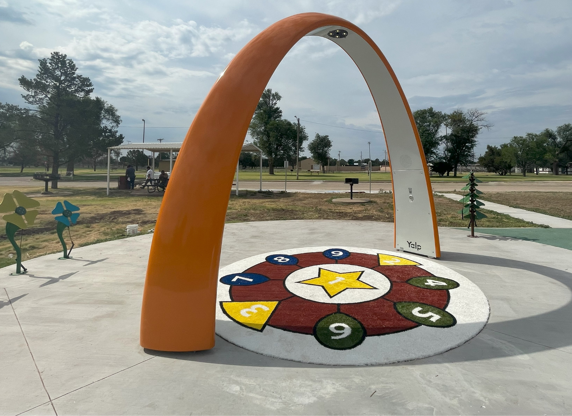 Sona Arch at Broadway Park